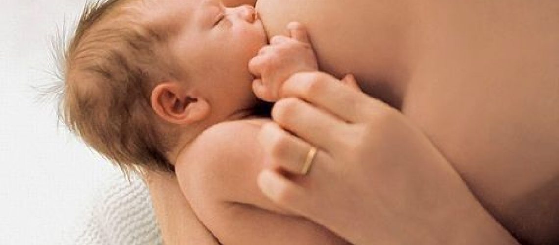 Bổ sung Vitamin D cho trẻ sơ sinh bú sữa mẹ